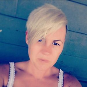 Meet your Posher, Leona August